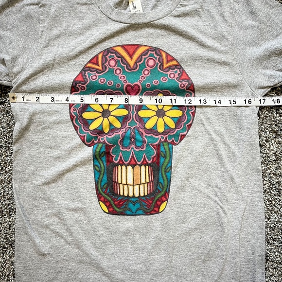 Women's Daisy Eyes Skull Art T-shirt; size M; new without tags - Picture 3 of 8